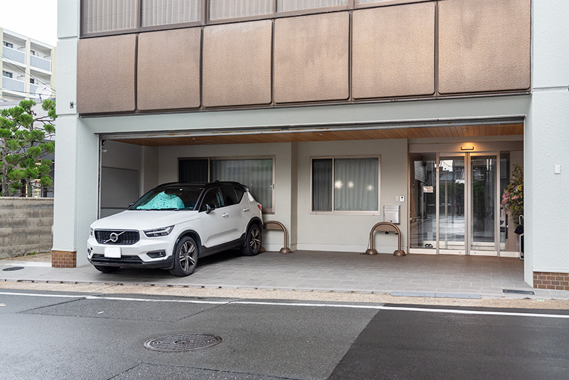 入り口に横づけできる駐車スペース